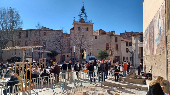 Festa major a Pesillà : balls tradicionals i calçotada
