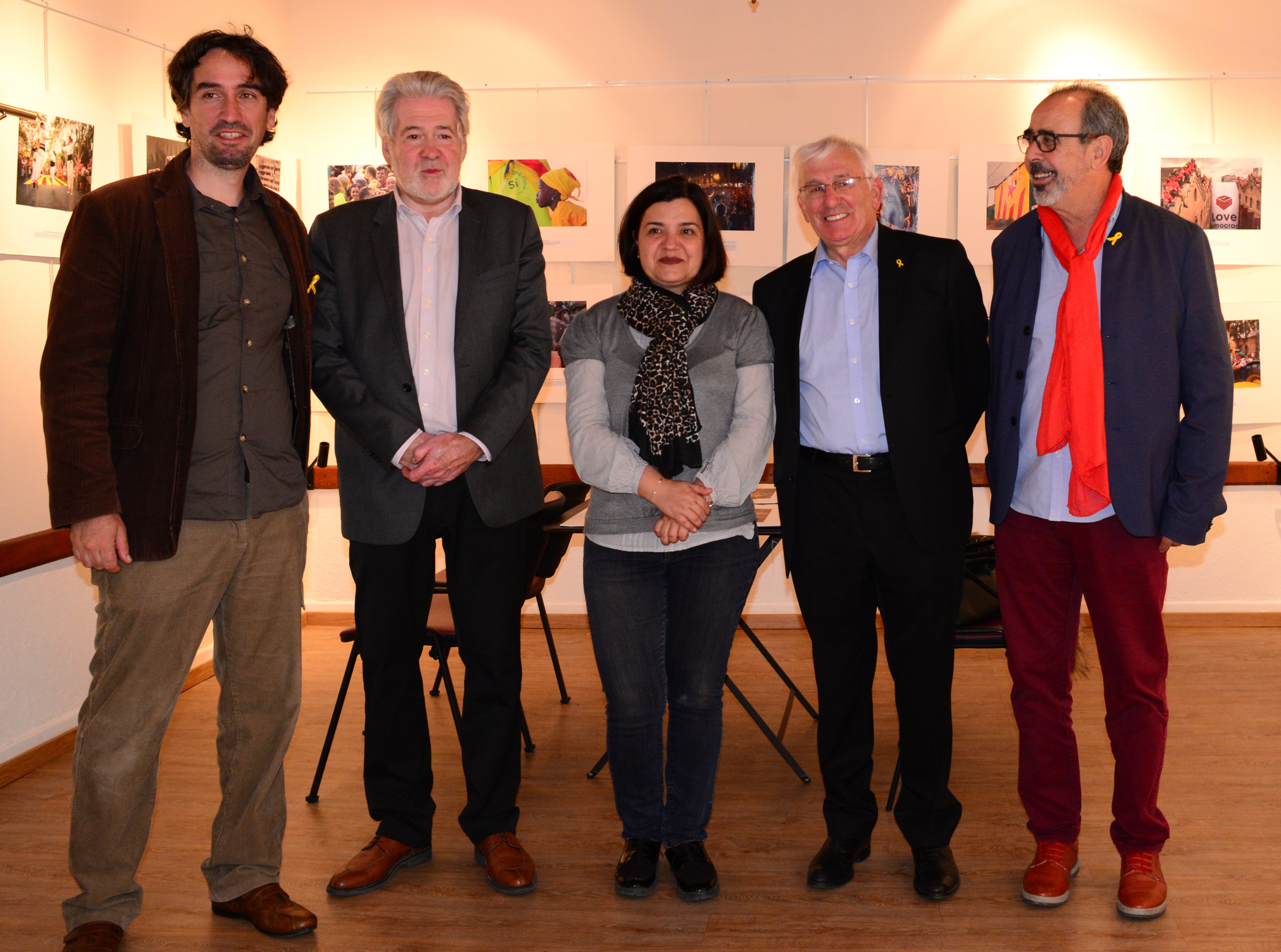 Exposition Visca per la Llibertat en présence des maires de Pézilla-la-Rivière, du Soler, des vice-présidents du département et de la région