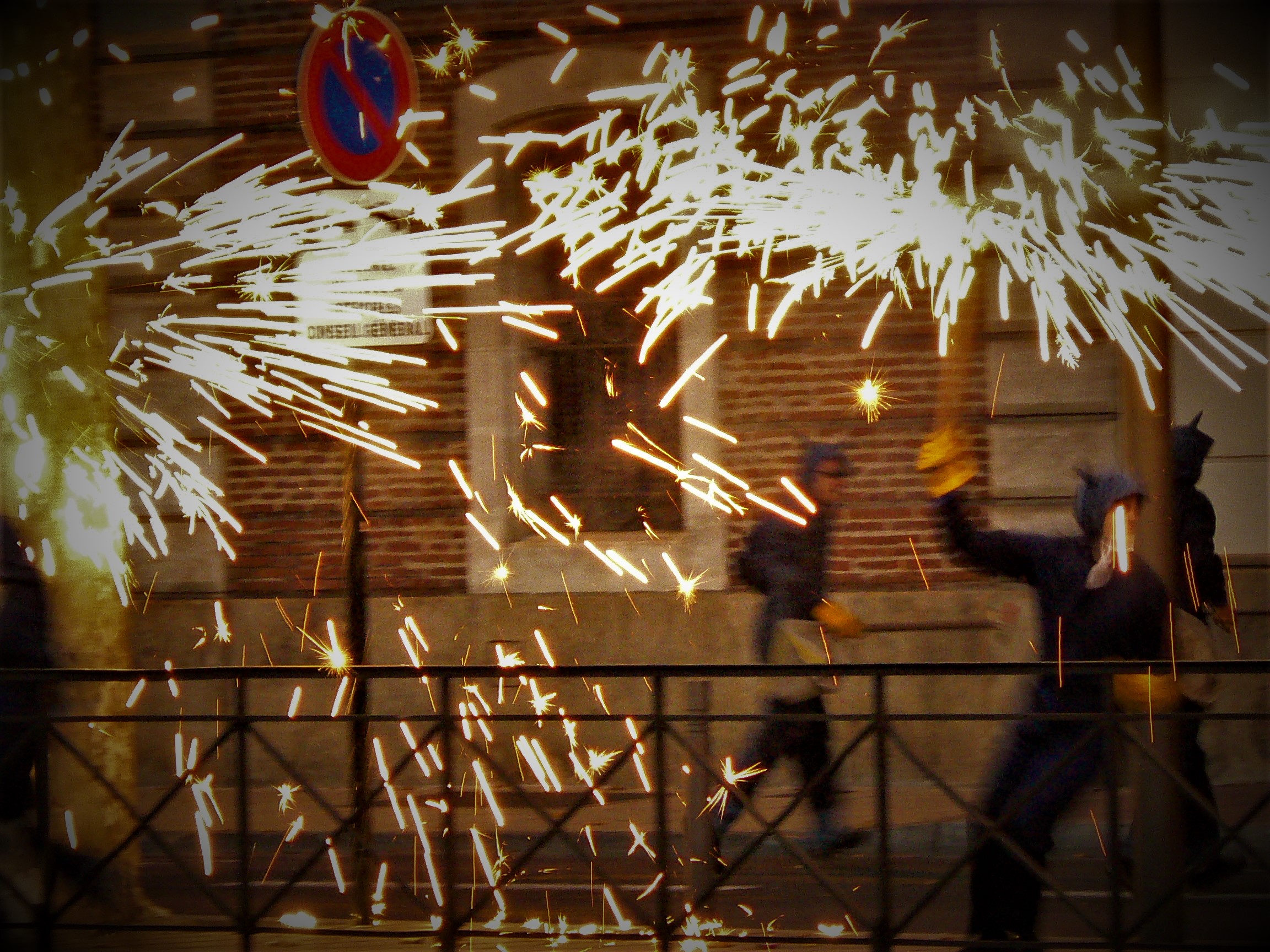Fête de la Sant Joan 2008 à Perpignan: correfoc des Angelets de la Terra "Els cremats de la Tet"