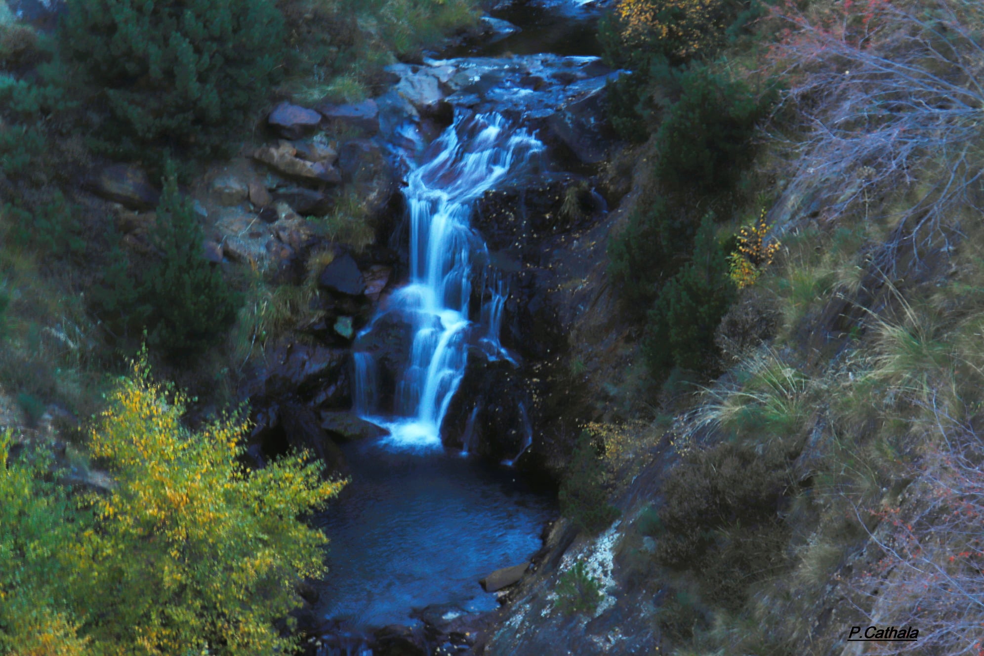 Cascada a la tardor al Coll del Pimorent.