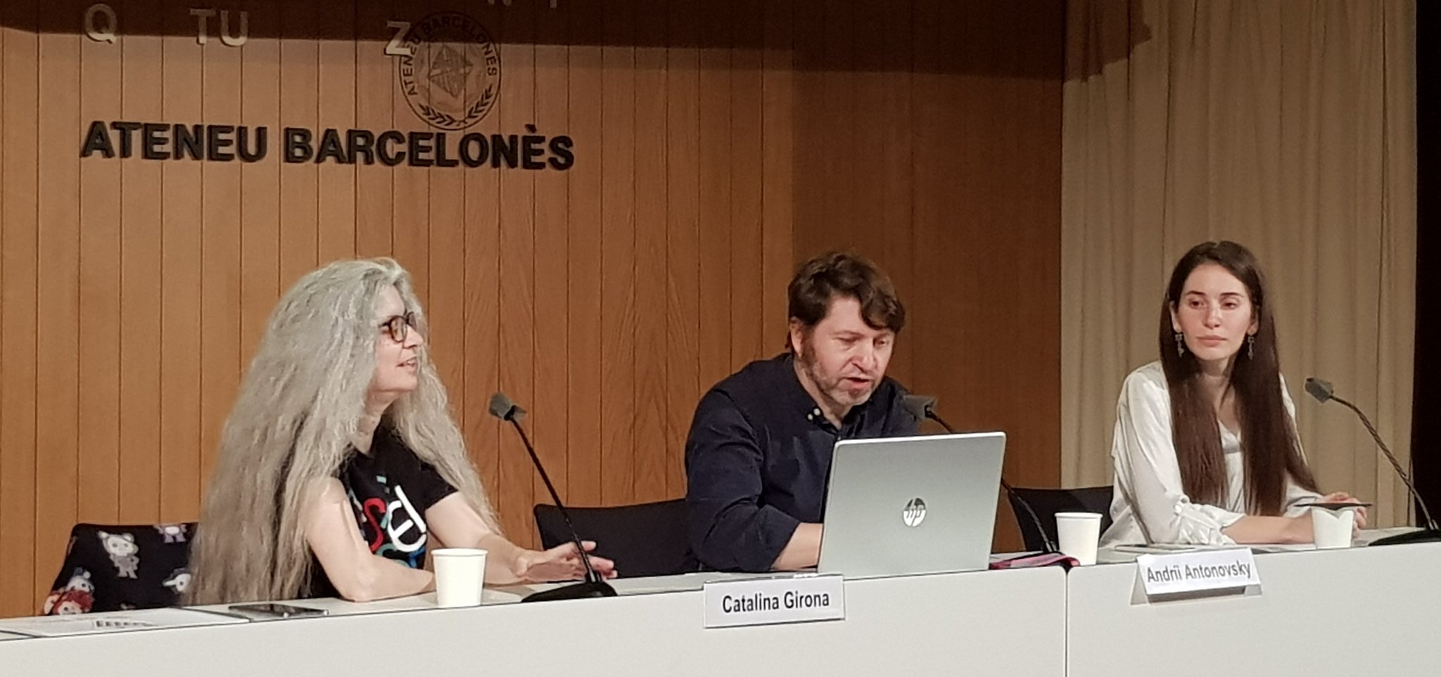 Andrei Antonovsky et Catalina Girona parlent de l'Ukraine à l'Ateneu Barcelonès