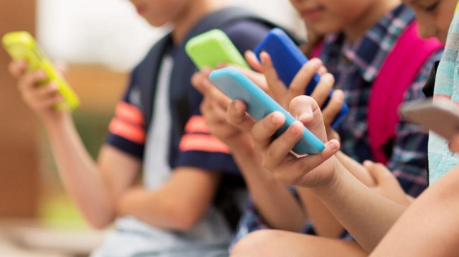 La Bressola del Soler: conferència sobre l'impacte de l'ús del mòbil i les xarxes socials sobre els infants i adolescents