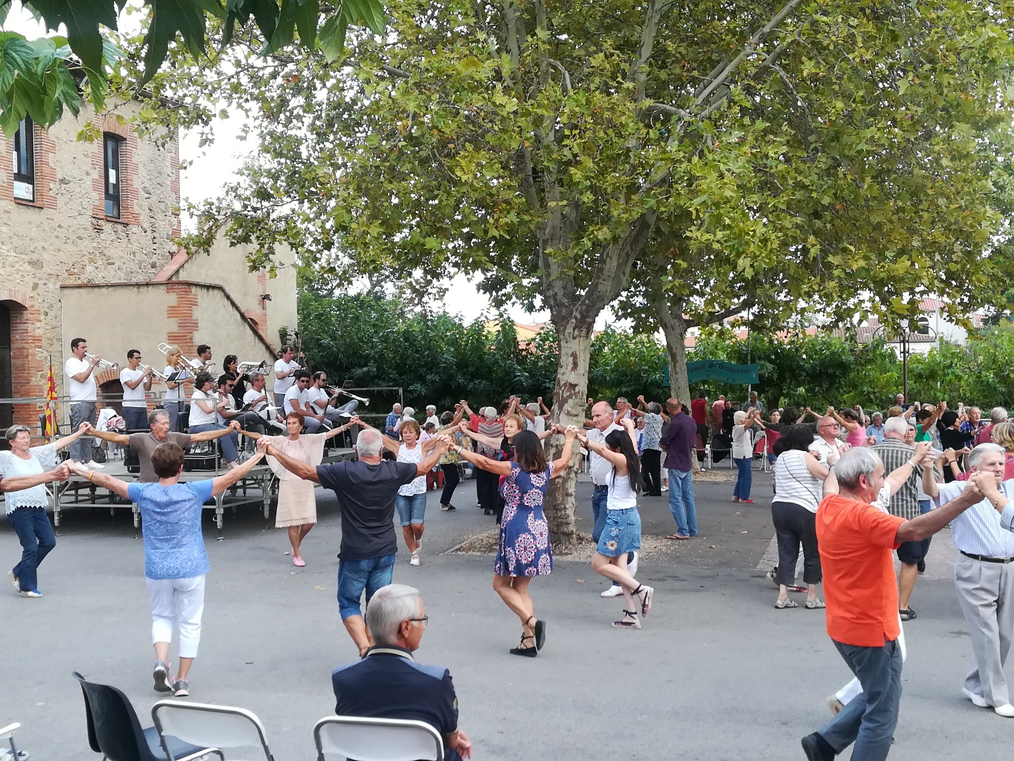 Cours de sardane i de catalan à Sant Genís de Fontanes