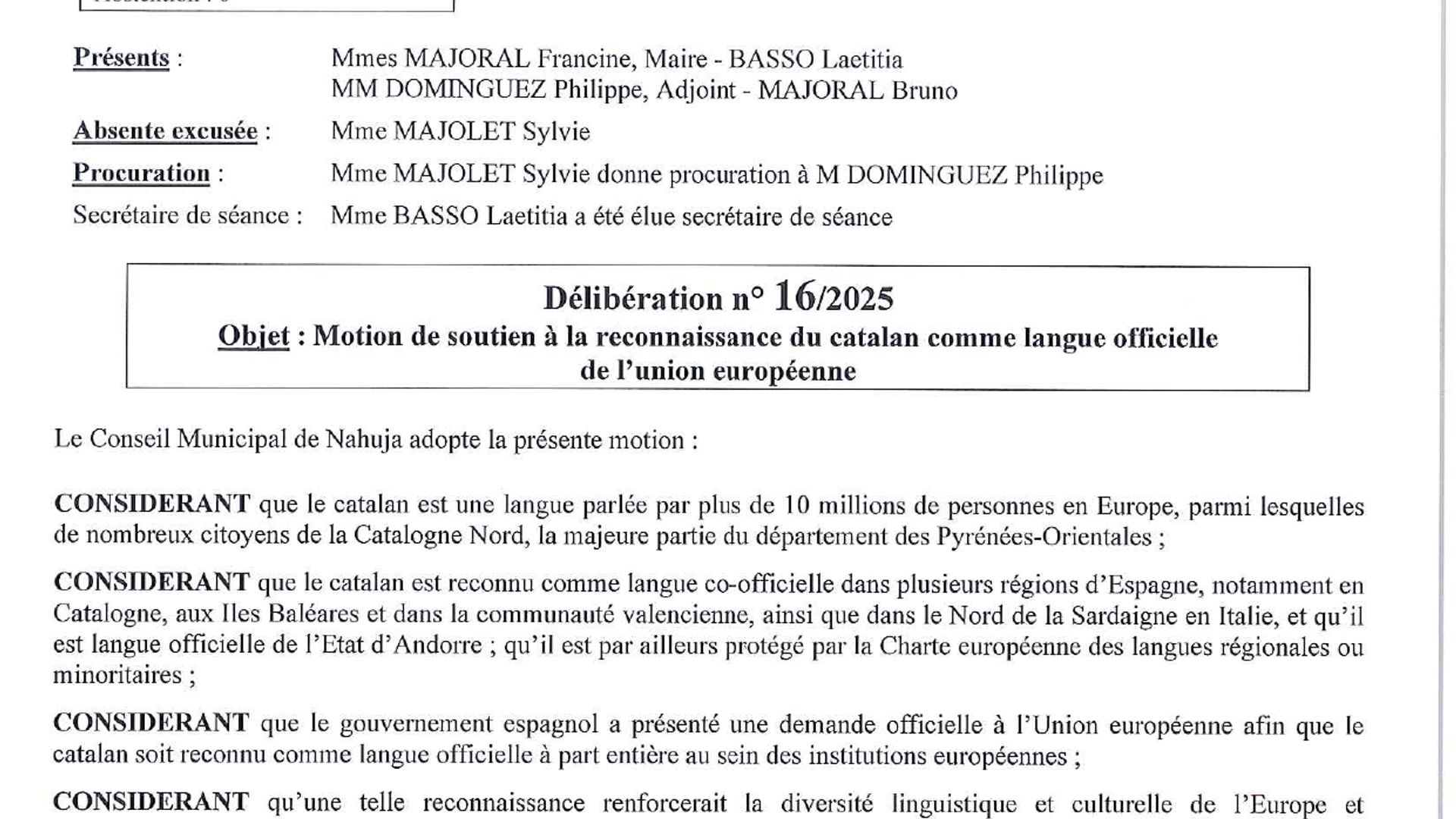 Naüja aprova per unanimitat la moció dels Angelets de la Terra a favor del català a Europa