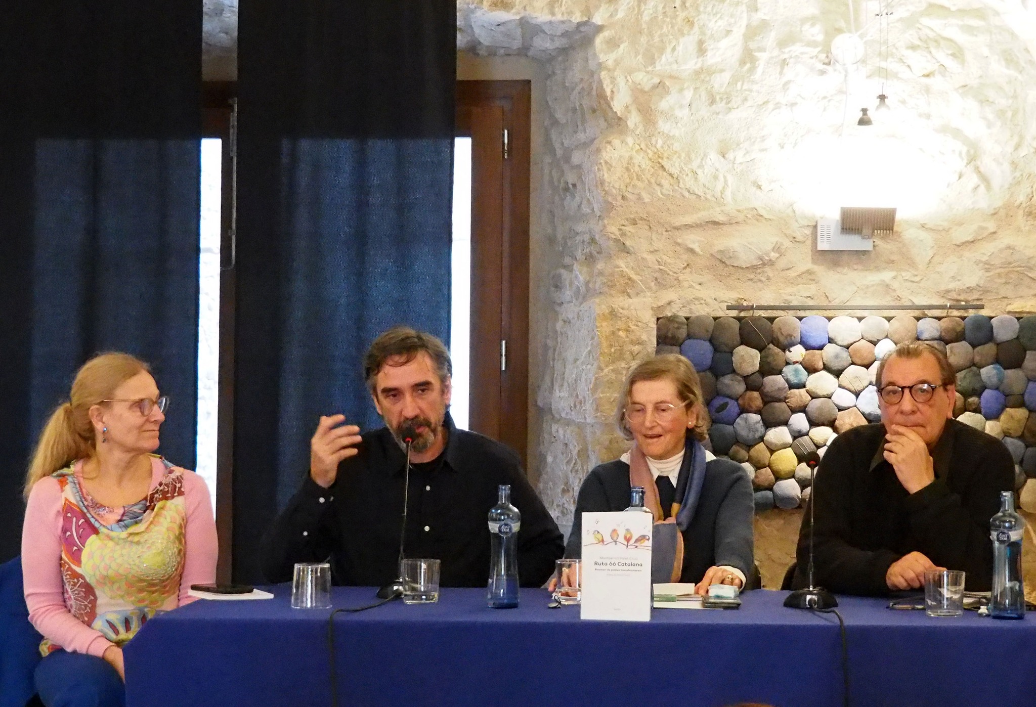 Ramon Faura participe à la présentation du recueil de poèmes Ruta 66 Catalana à l'Escala