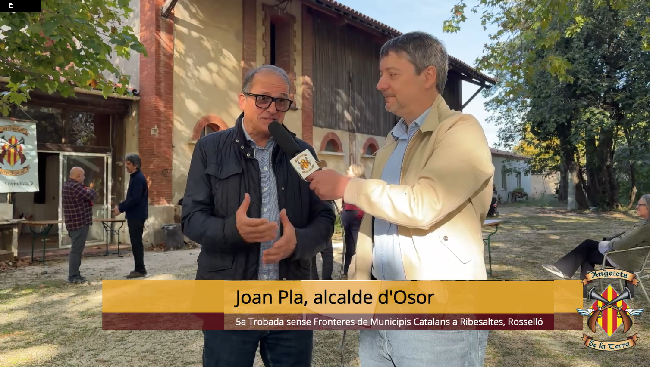 Joan Pla, alcalde d’Osor, durant la 5a Trobada sense Fronteres a Ribesaltes: «És molt interessant poder fer intercanvis amb pobles de Catalunya Nord»