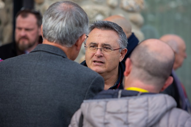 Discurs en català de l'alcalde de Sant Cebrià de Rosselló durant la 1a Trobada dels municipis sense fronteres