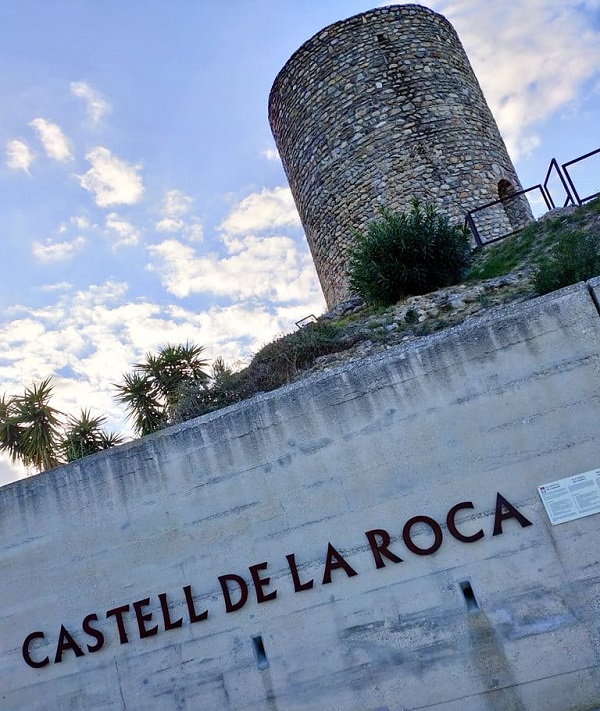 Senyalització en català a La Roca d'Albera