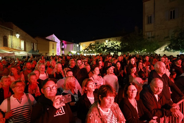 Festa Major de Sant Cebrià presenta Rumba Coumo del col.lectiu Angelets de la Terra de músics per la llengua