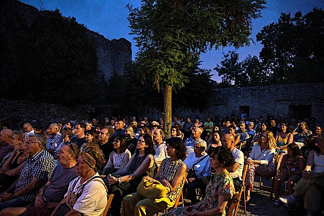 Julien Léone enamora Bàscara en una nit plena d’emoció