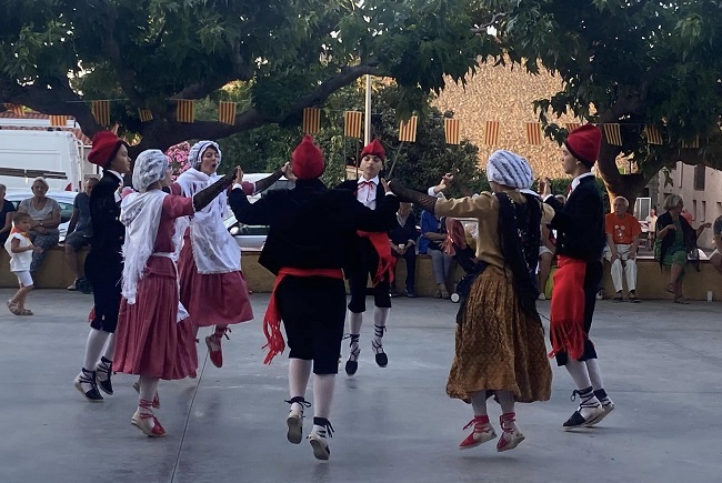 Espectacle dels Dansaïres Catalans de Tuïr amb la Cobla Tres Vents el 22 de juliol  de 2023