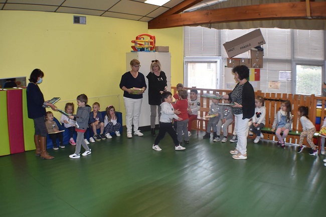 Sant Jordi a l'escola de Sant Feliu d'Avall